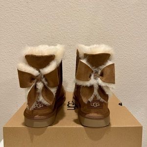 UGG Classic Heritage Bow Women